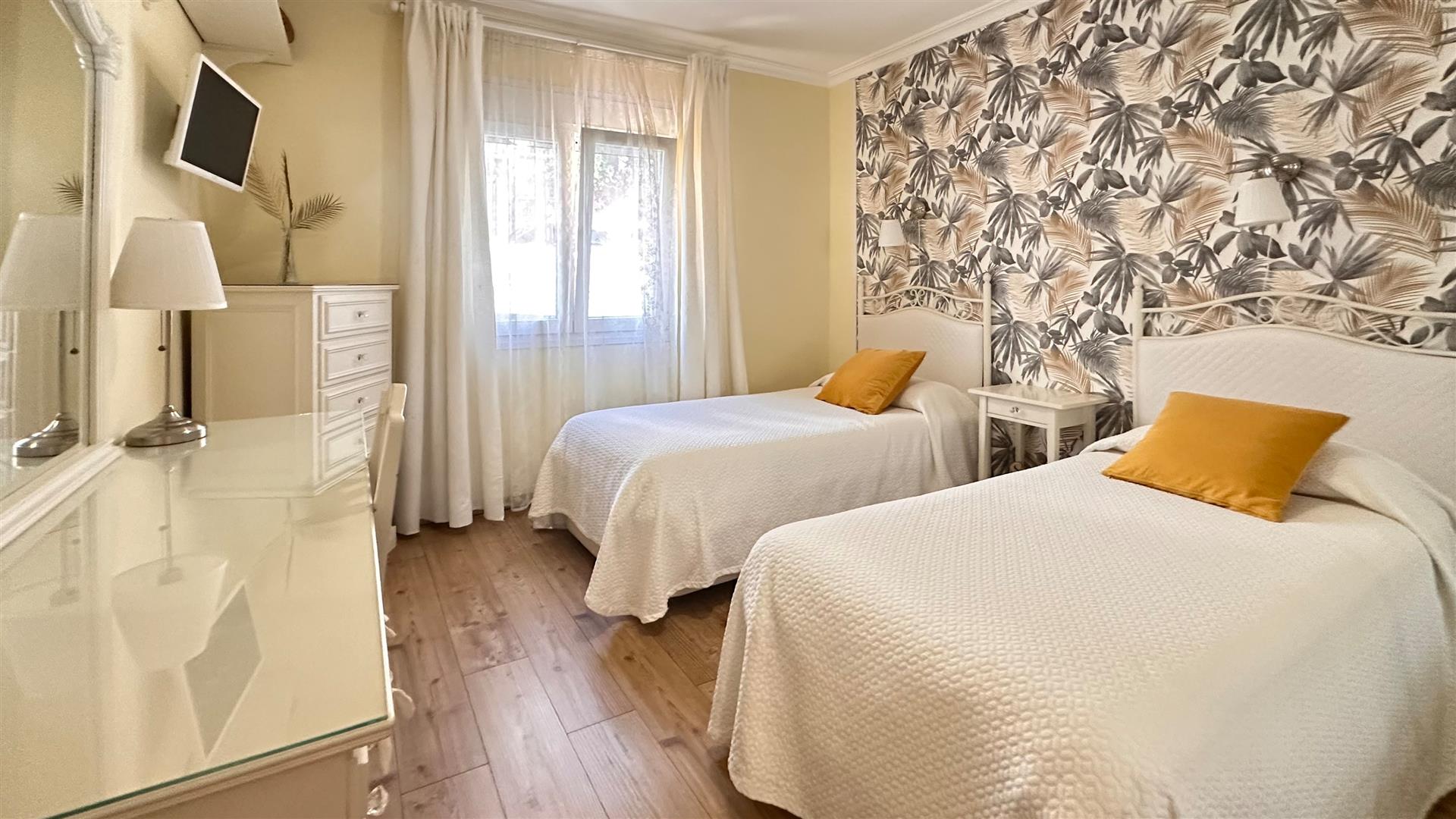 Image of Apartment - 2 Bedrooms - 2 Bathrooms for Sale in Gardiner's View-Gibraltar, Image 6